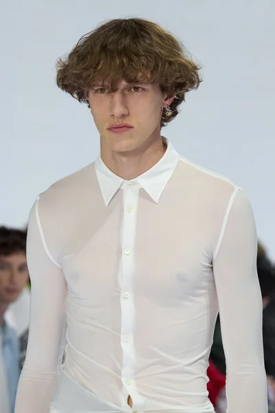 Look 25